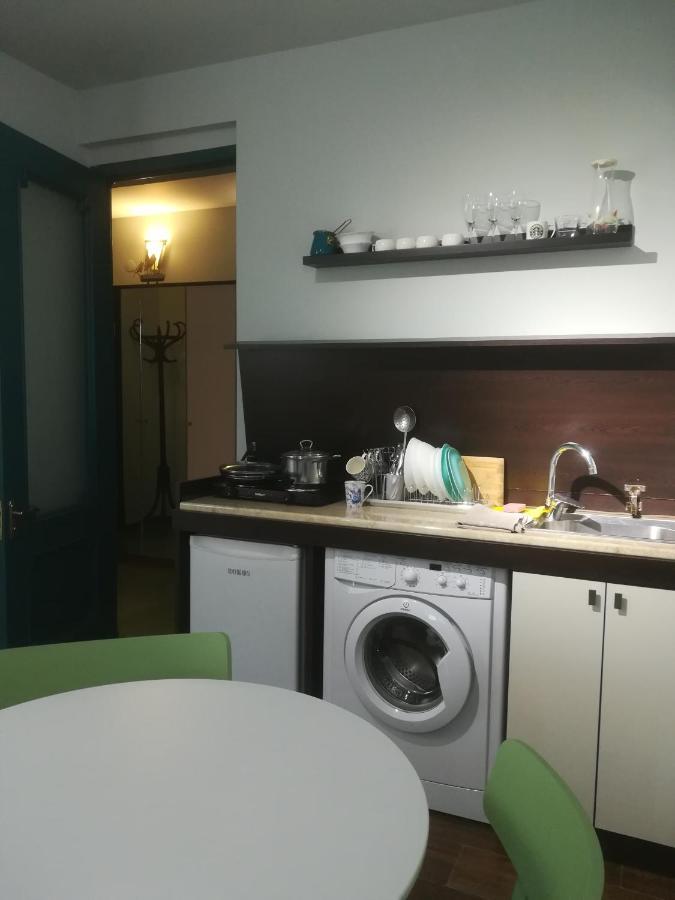 Davka Apartments Batumi Bagian luar foto