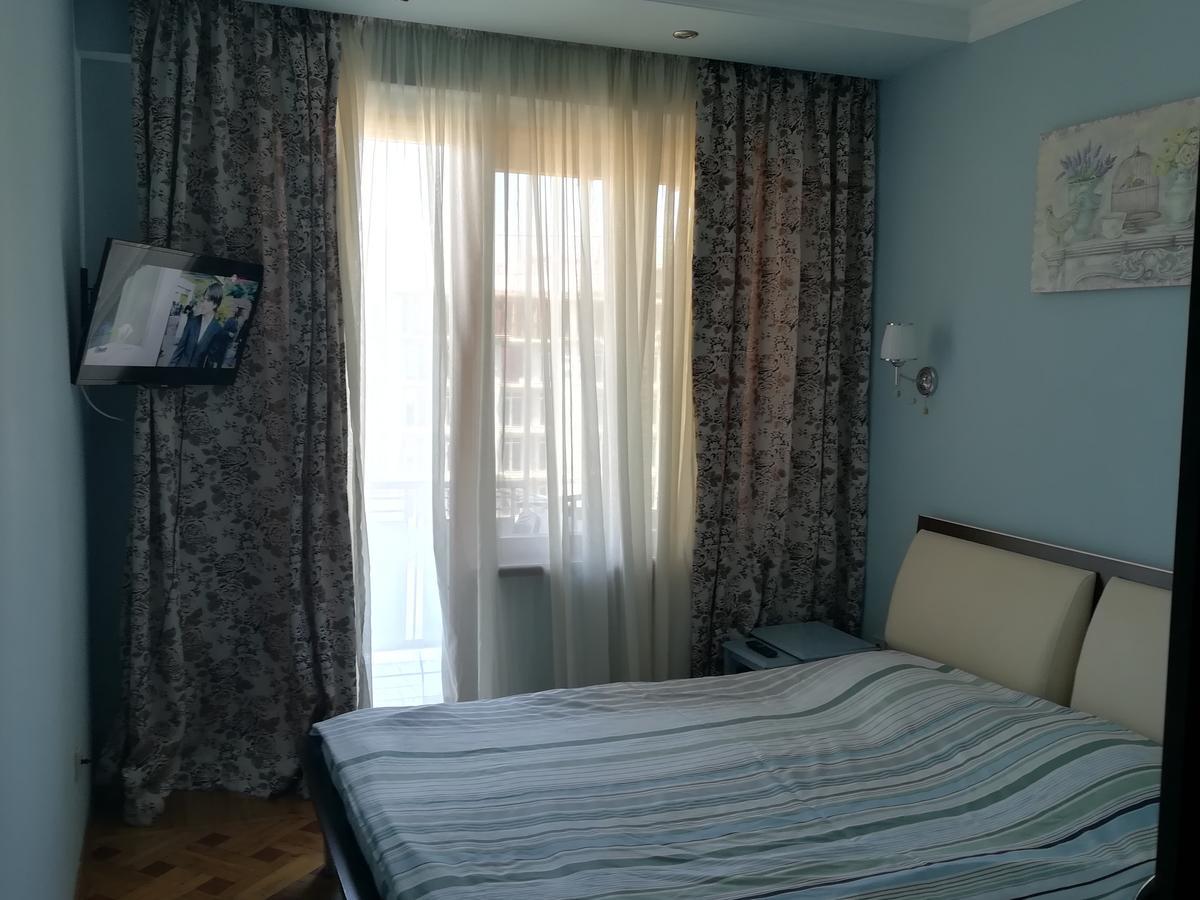 Davka Apartments Batumi Bagian luar foto