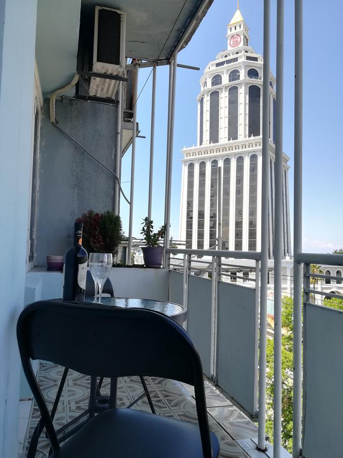 Davka Apartments Batumi Bagian luar foto