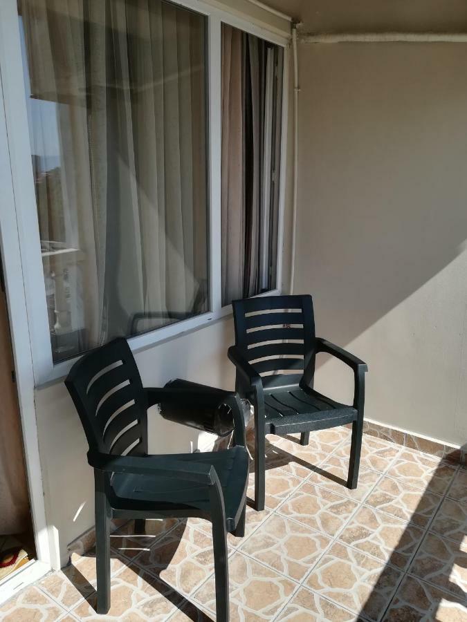 Davka Apartments Batumi Bagian luar foto