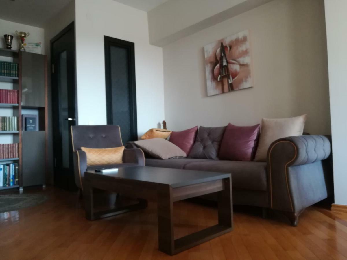 Davka Apartments Batumi Bagian luar foto