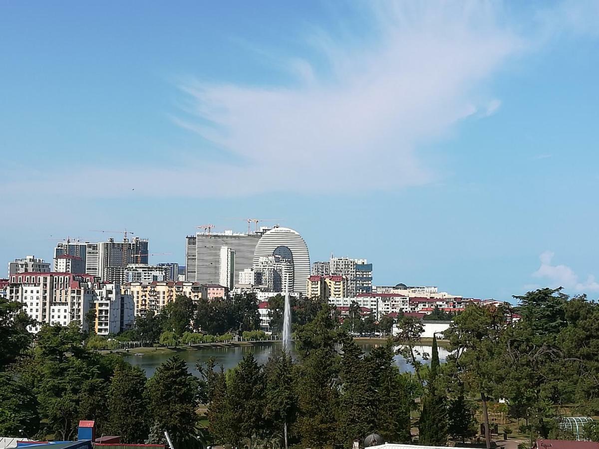 Davka Apartments Batumi Bagian luar foto