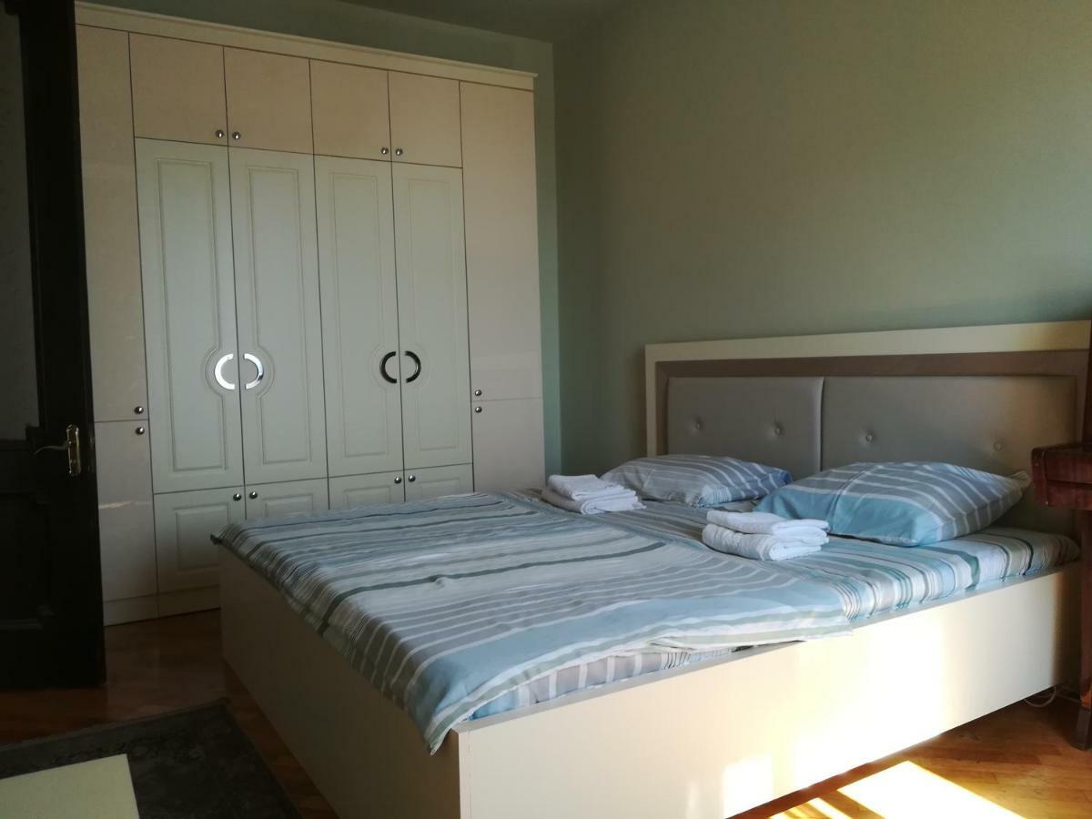 Davka Apartments Batumi Bagian luar foto