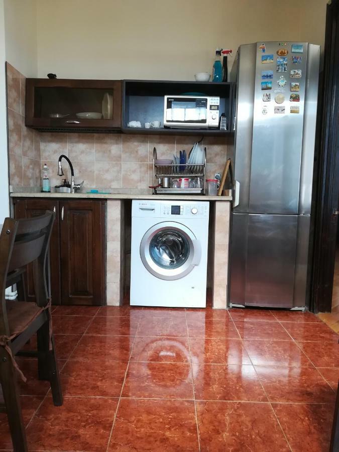 Davka Apartments Batumi Bagian luar foto